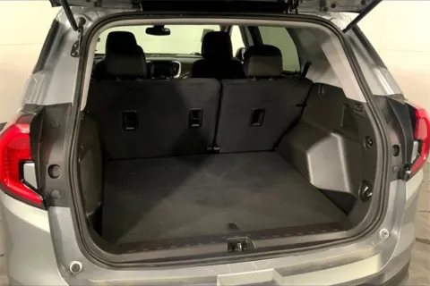 More photos of 2024 GMC Terrain SLE at Cable Dahmer Buick GMC of Independence, MO