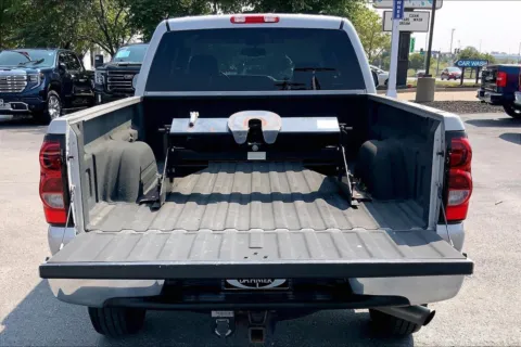 More photos of 2004 Chevrolet Silverado 2500HD LT at Cable Dahmer Buick GMC of Independence, MO