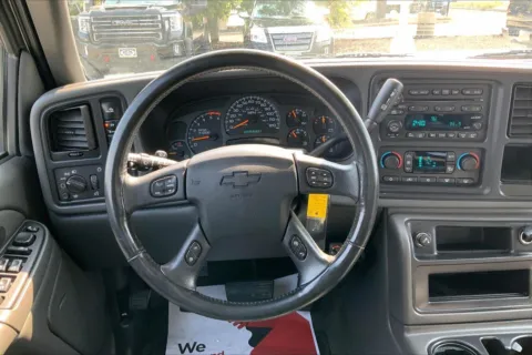 More photos of 2004 Chevrolet Silverado 2500HD LT at Cable Dahmer Buick GMC of Independence, MO