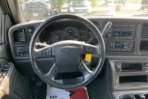 More photos of 2004 Chevrolet Silverado 2500 HD LT at Cable Dahmer Buick GMC of Independence, MO