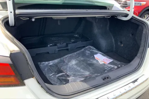More photos of 2022 Nissan Altima 2.5 SR at Cable Dahmer Buick GMC of Independence, MO