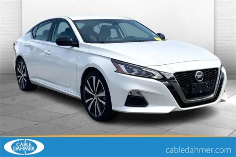 White 2022 Nissan Altima 2.5 SR for sale in Independence, MO