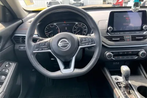 More photos of 2022 Nissan Altima 2.5 SR at Cable Dahmer Buick GMC of Independence, MO