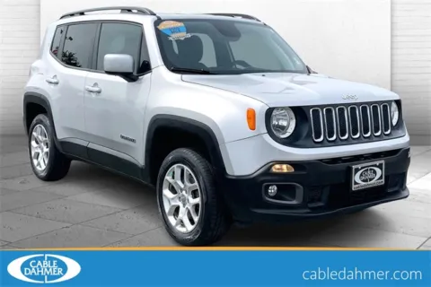 Silver 2018 Jeep Renegade Latitude for sale in Independence, MO