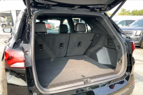 More photos of 2023 Chevrolet Equinox RS at Cable Dahmer Buick GMC of Independence, MO