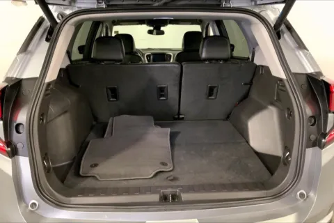 More photos of 2024 GMC Terrain SLT at Cable Dahmer Buick GMC of Independence, MO