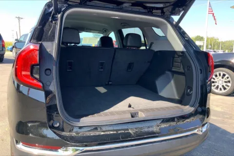 More photos of 2024 GMC Terrain SLT at Cable Dahmer Buick GMC of Independence, MO