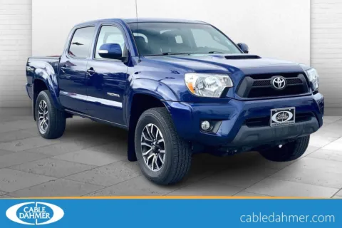 Blue 2015 Toyota Tacoma DBL CB 4WD V6 SR for sale in Independence, MO