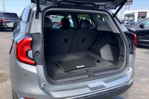 More photos of 2024 GMC Terrain SLT at Cable Dahmer Buick GMC of Independence, MO