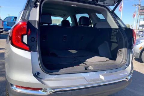 More photos of 2024 GMC Terrain SLT at Cable Dahmer Buick GMC of Independence, MO
