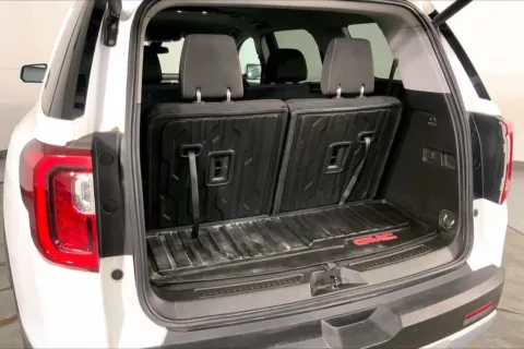 More photos of 2023 GMC Acadia SLE at Cable Dahmer Buick GMC of Independence, MO