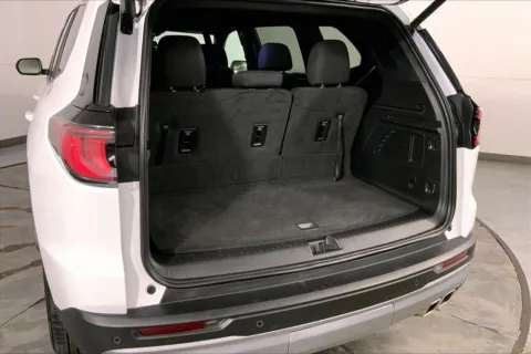 More photos of 2025 GMC Acadia Elevation at Cable Dahmer Buick GMC of Independence, MO