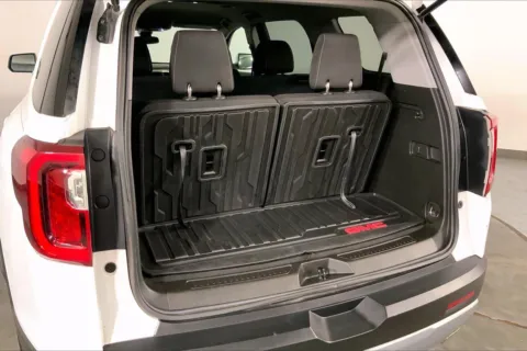 More photos of 2023 GMC Acadia SLE at Cable Dahmer Buick GMC of Independence, MO