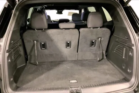 More photos of 2025 GMC Acadia Elevation at Cable Dahmer Buick GMC of Independence, MO