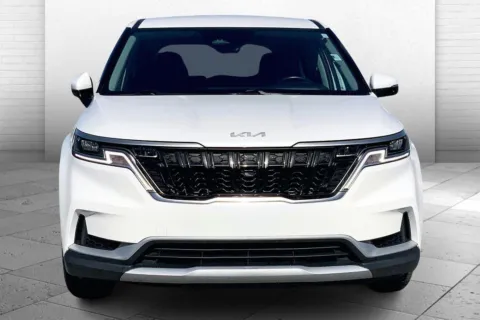 Photos of 2023 Kia Carnival LX for sale in Independence, MO at Cable Dahmer Buick GMC of Independence