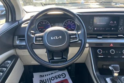 More photos of 2023 Kia Carnival LX at Cable Dahmer Buick GMC of Independence, MO