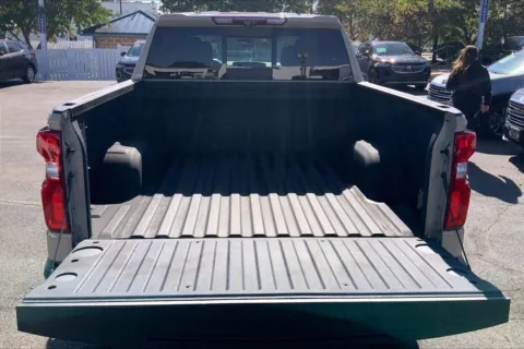 More photos of 2022 Chevrolet Silverado 1500 ZR2 at Cable Dahmer Buick GMC of Independence, MO