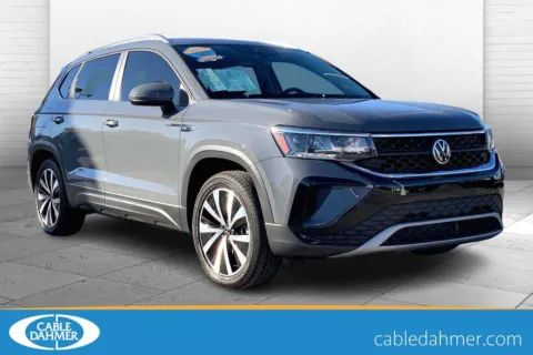 Black 2023 Volkswagen TAOS SE for sale in Independence, MO