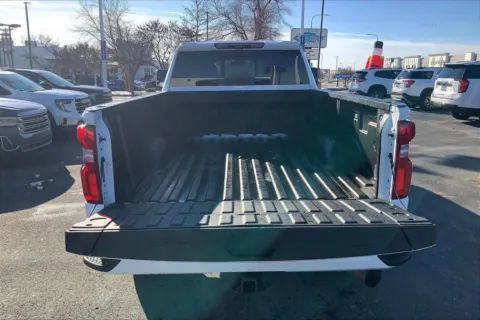 More photos of 2022 Chevrolet Silverado 3500 HD High Country at Cable Dahmer Buick GMC of Independence, MO