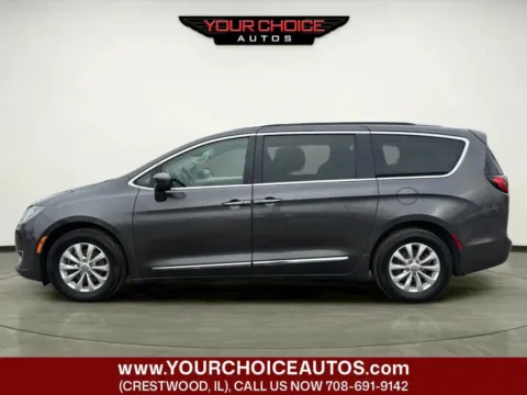 Photos of 2019 Chrysler Pacifica Touring L for sale in Crestwood, IL at Your Choice Autos - Crestwood
