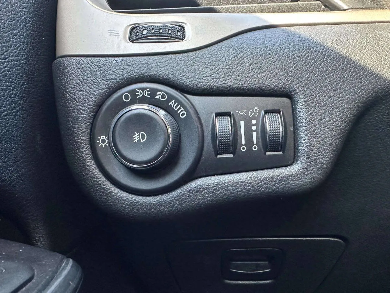 2015 Jeep Cherokee Limited - Photo 27
