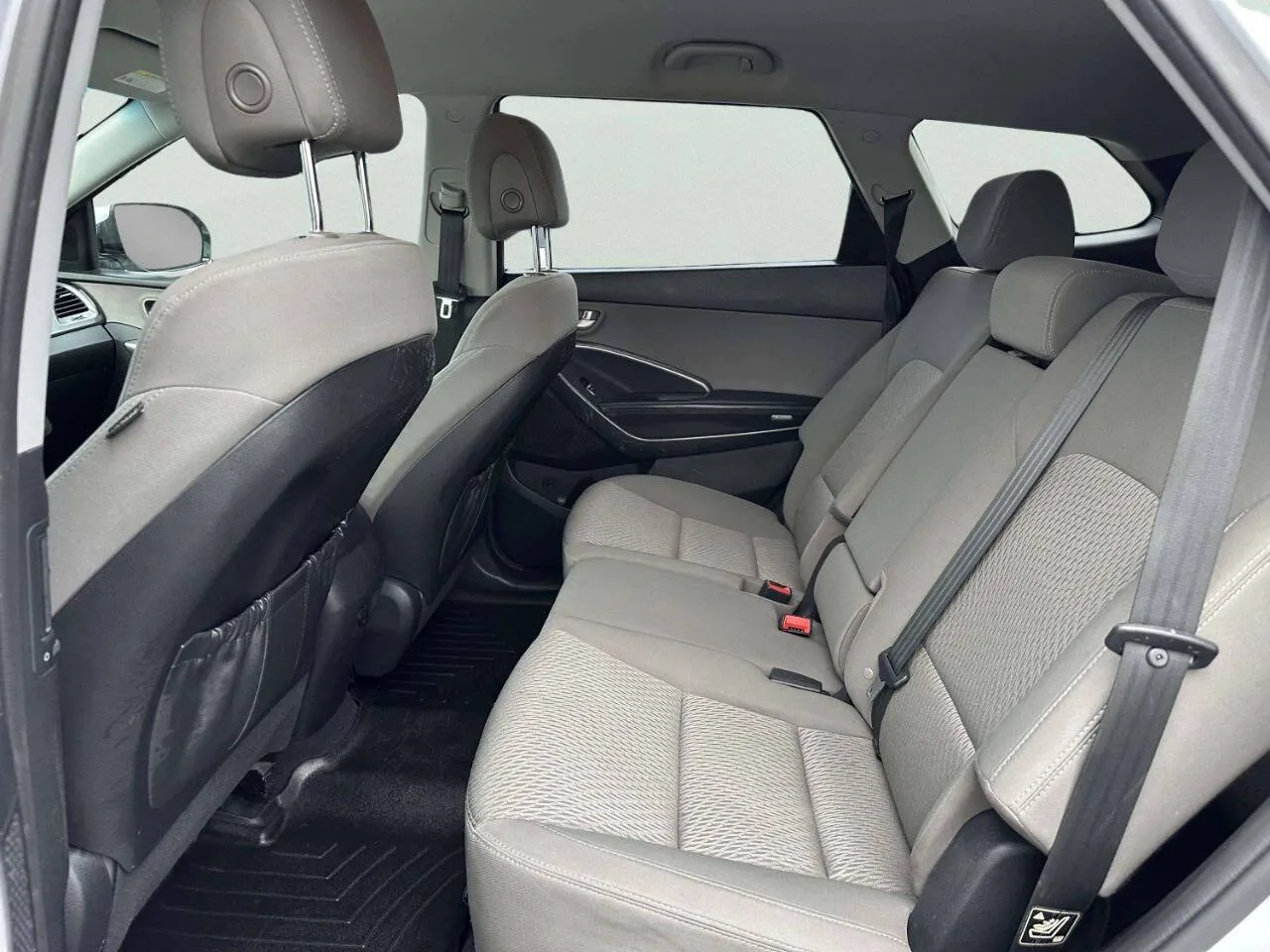 2016 Hyundai Santa Fe SE - Photo 18