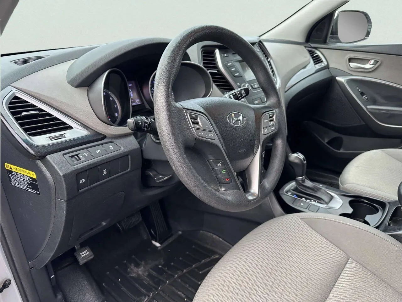 2016 Hyundai Santa Fe SE - Photo 15