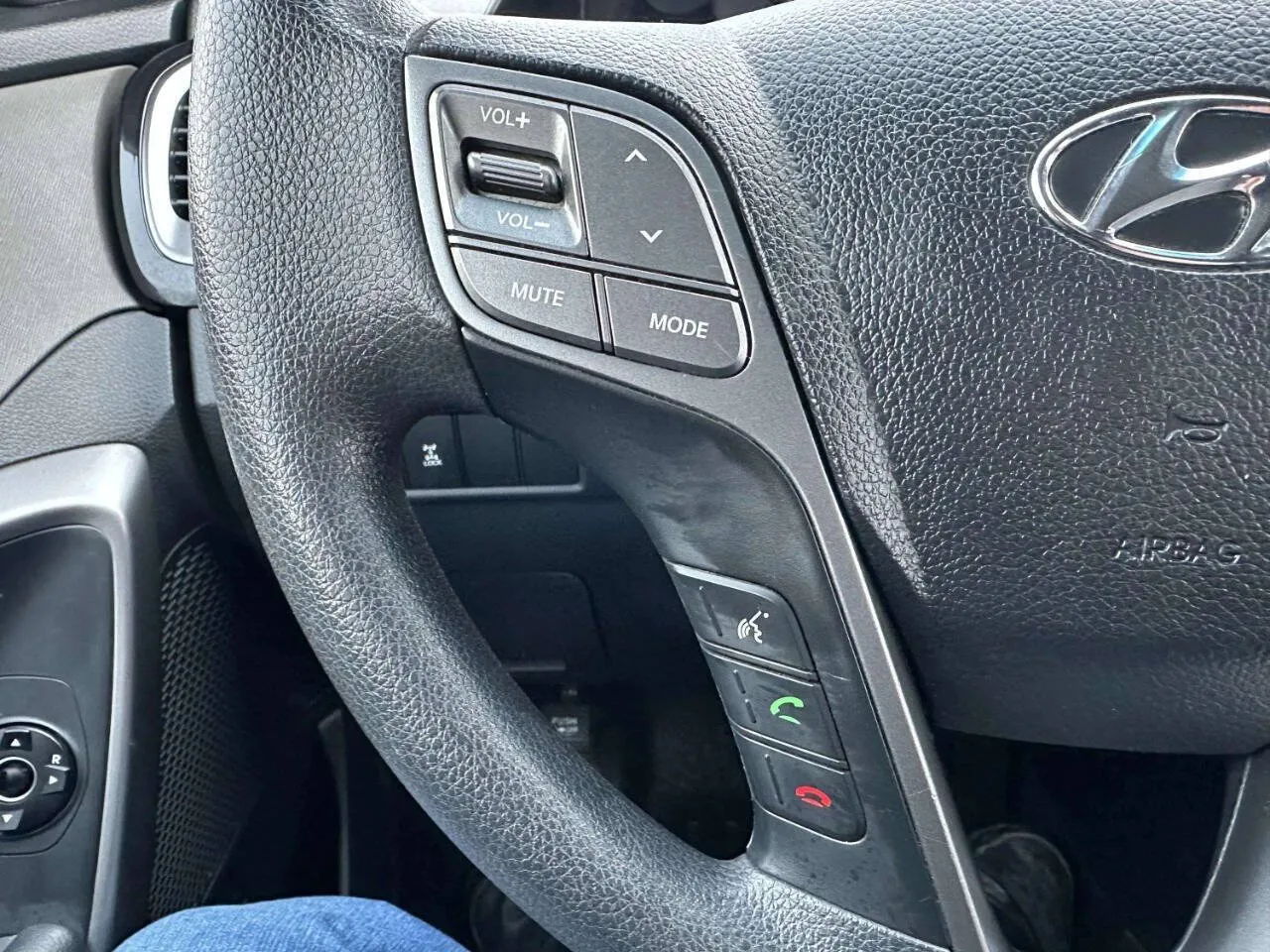 2016 Hyundai Santa Fe SE - Photo 26