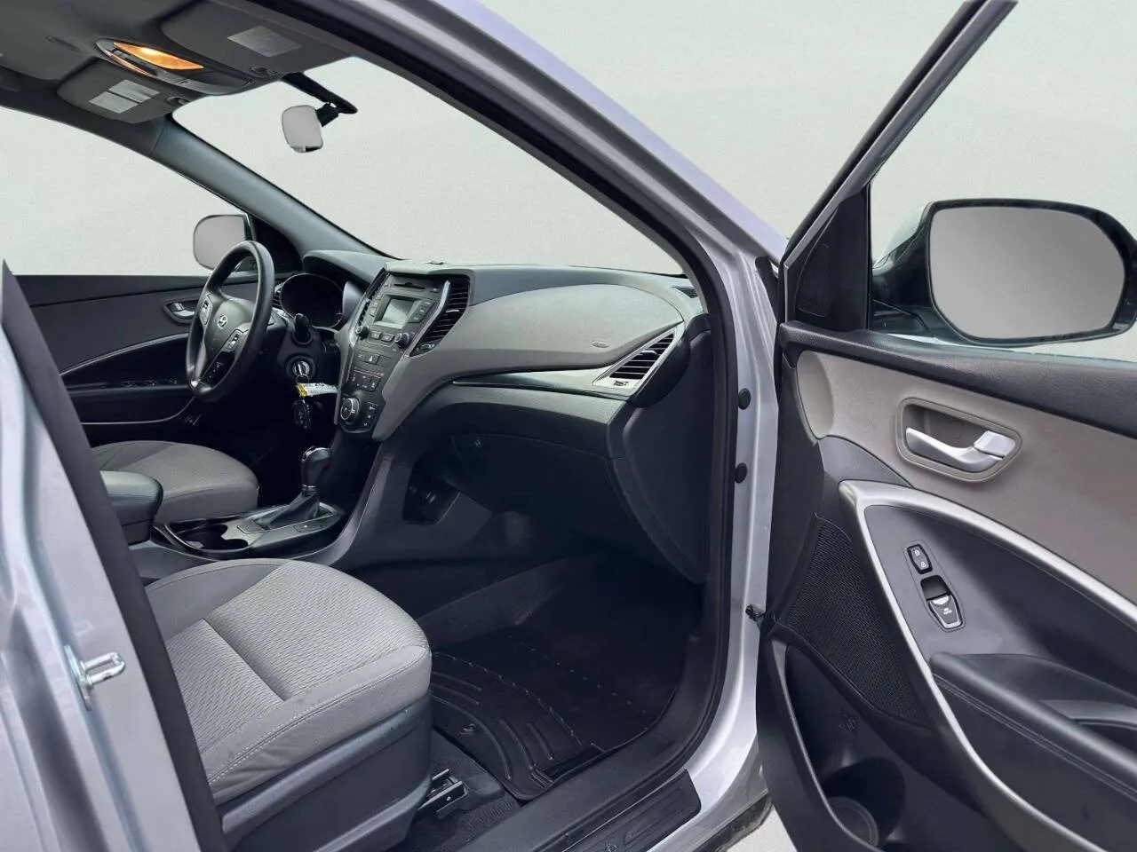 2016 Hyundai Santa Fe SE - Photo 21