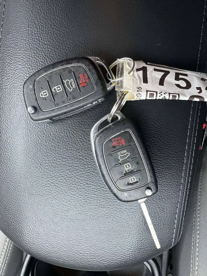 2016 Hyundai Santa Fe SE - Photo 38