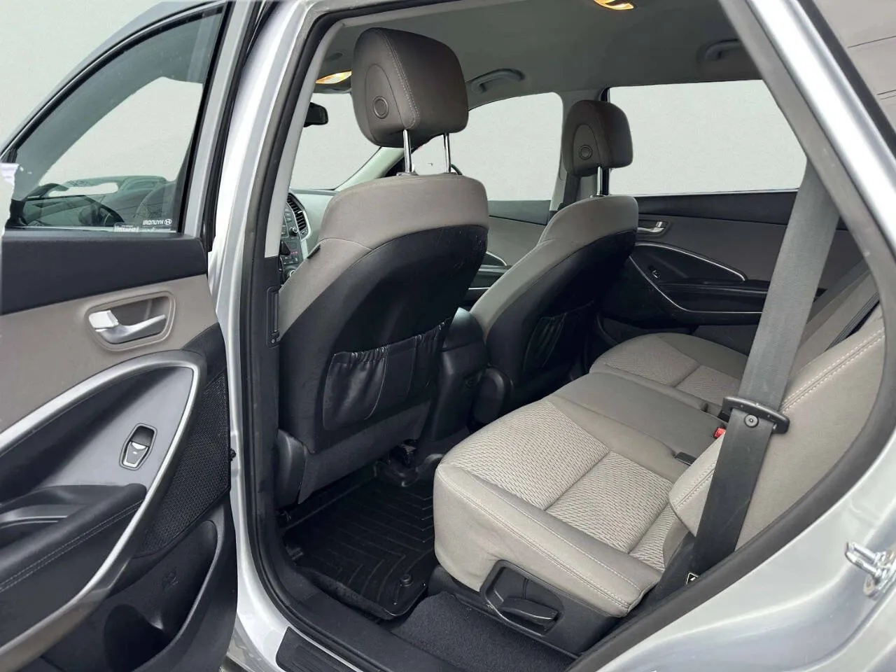 2016 Hyundai Santa Fe SE - Photo 17