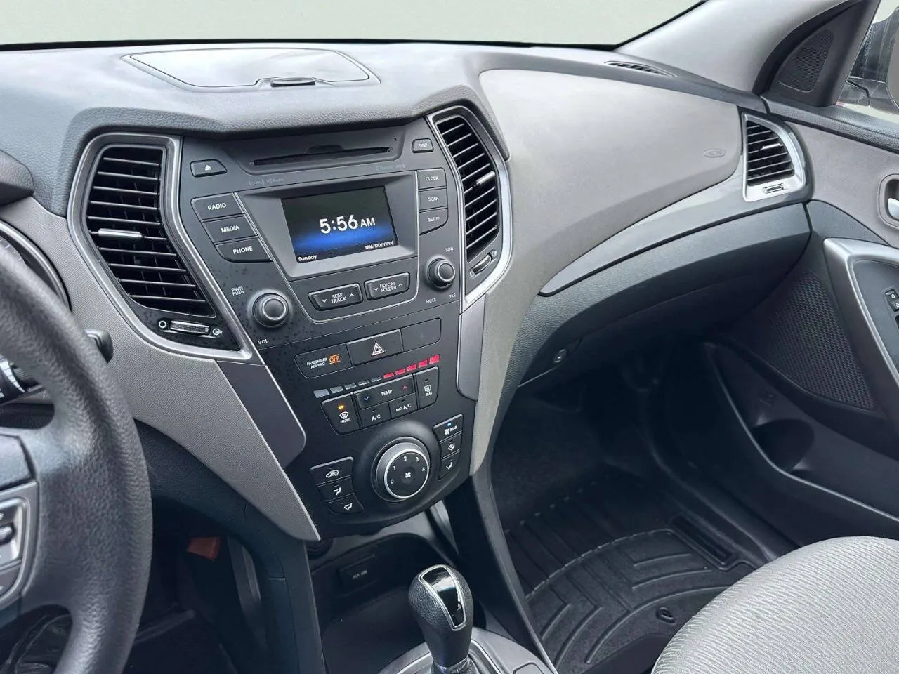 2016 Hyundai Santa Fe SE - Photo 31