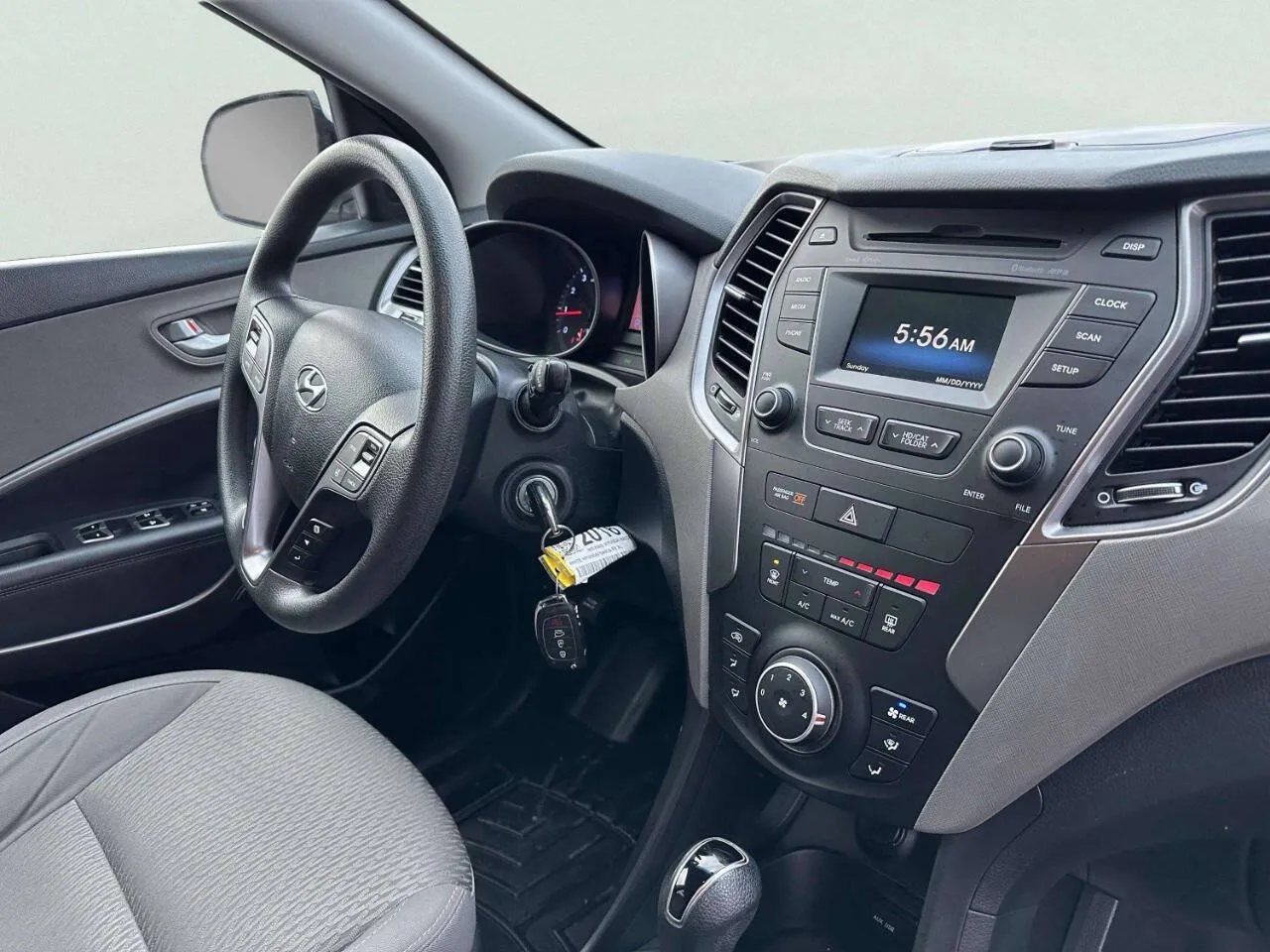 2016 Hyundai Santa Fe SE - Photo 23