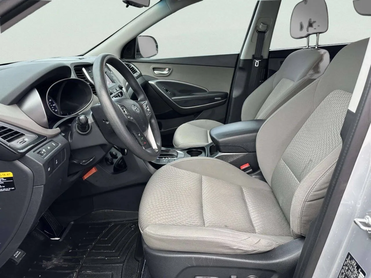 2016 Hyundai Santa Fe SE - Photo 16