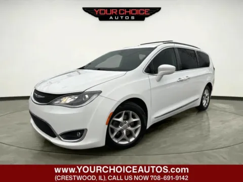 White 2017 Chrysler Pacifica Touring-L for sale in Crestwood, IL