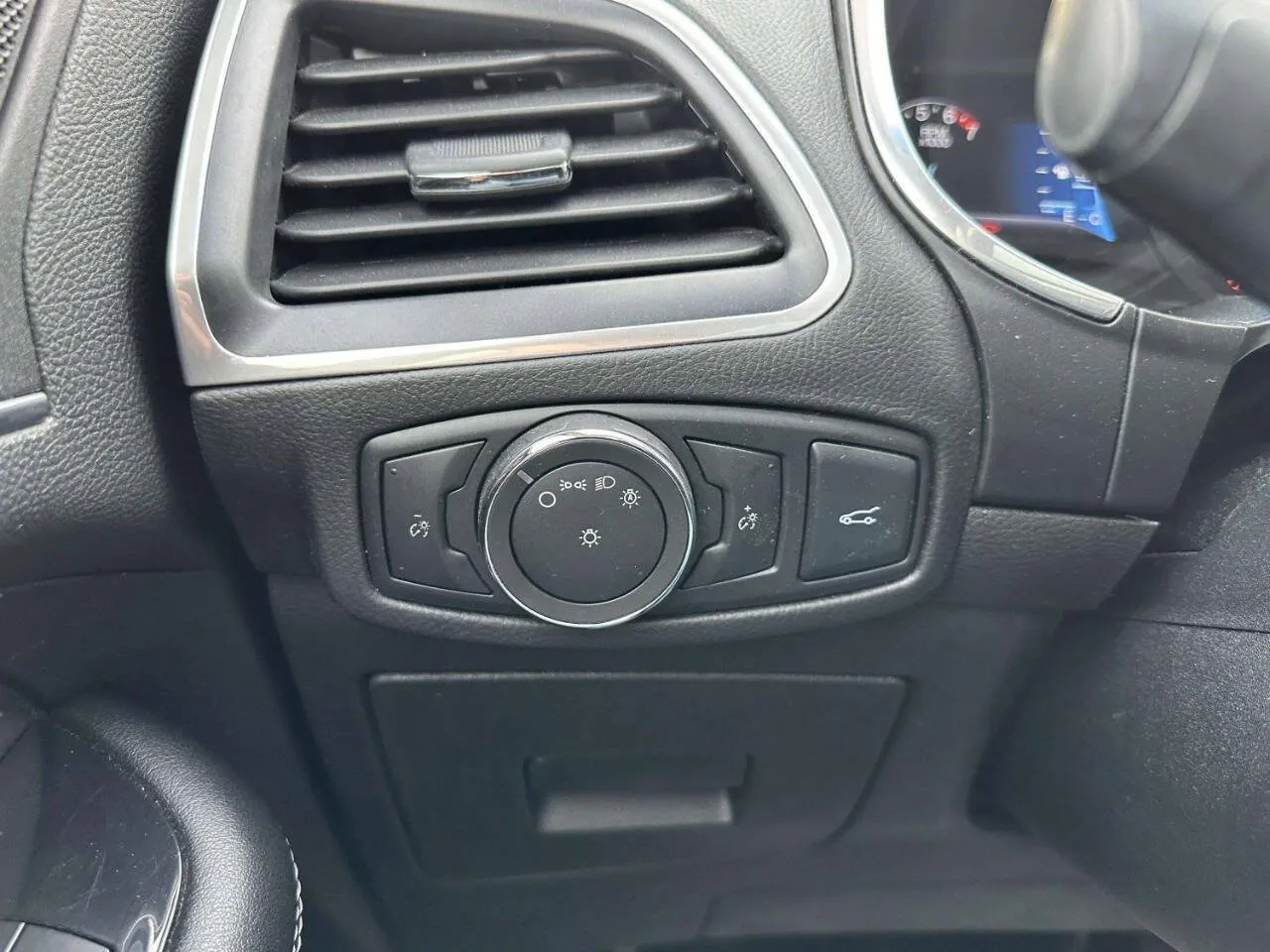 2016 Ford Edge Titanium - Photo 31