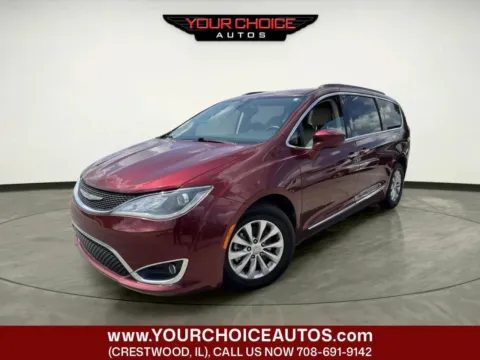 Red 2017 Chrysler Pacifica Touring-L for sale in Crestwood, IL