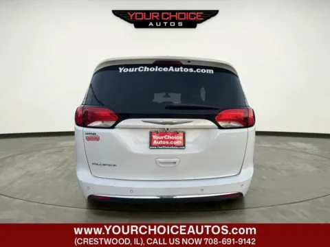 More photos of 2018 Chrysler Pacifica Touring L Plus at Your Choice Autos - Crestwood, IL