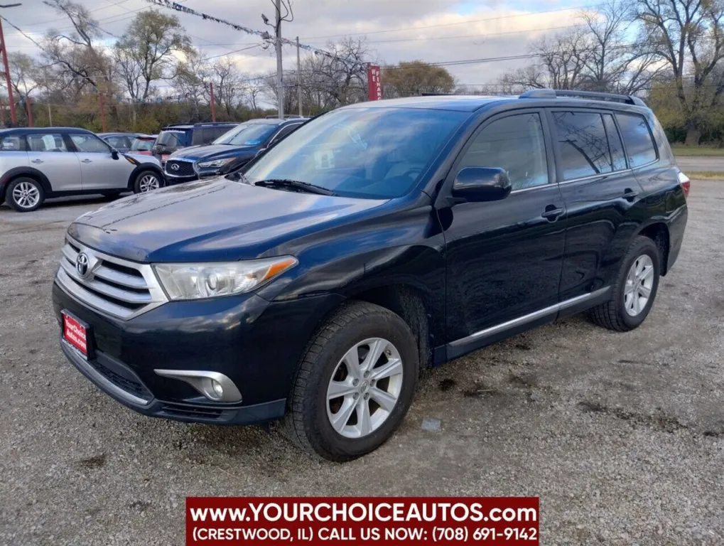 Used 2012 Toyota Highlander Base AWD 4dr SUV for sale in Crestwood