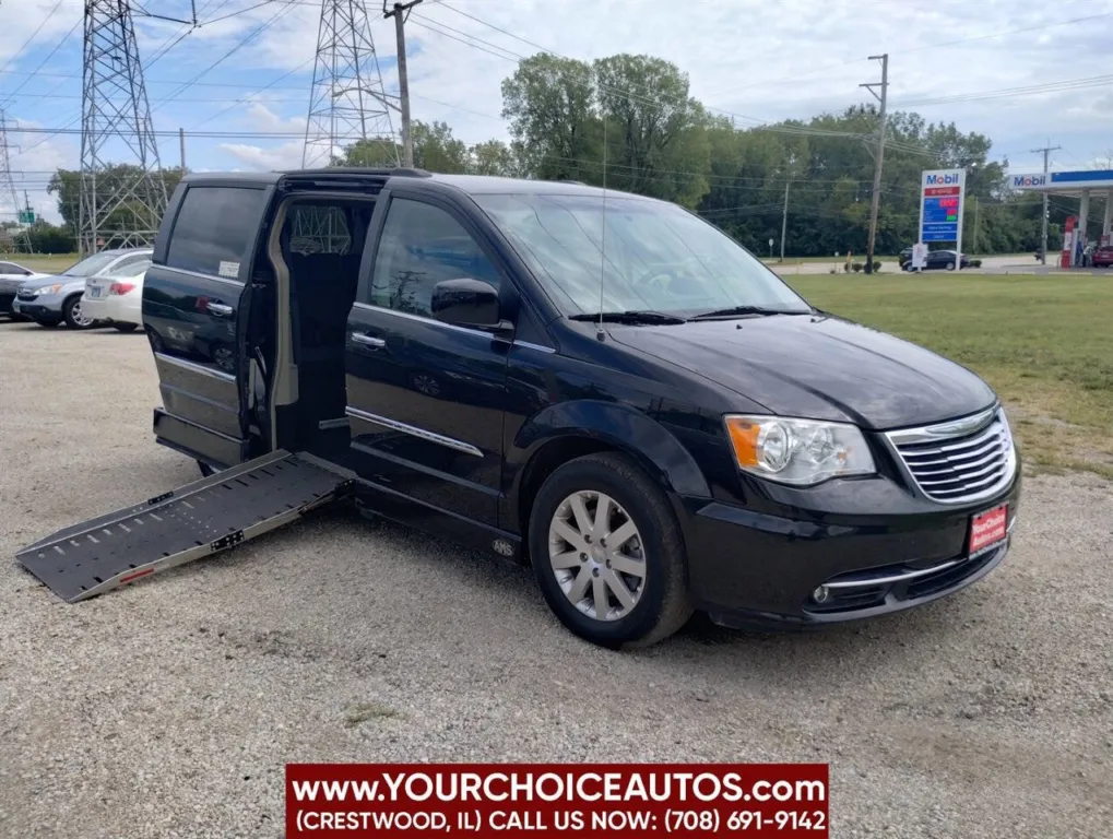 2016 Chrysler Town & Country Touring for sale in Crestwood, IL