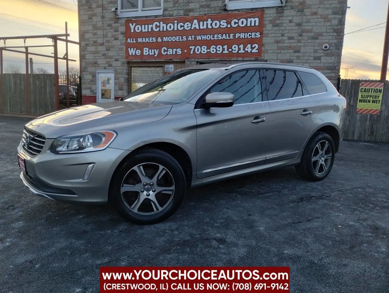 Beige 2015 Volvo XC60 T6 for sale in Crestwood, IL