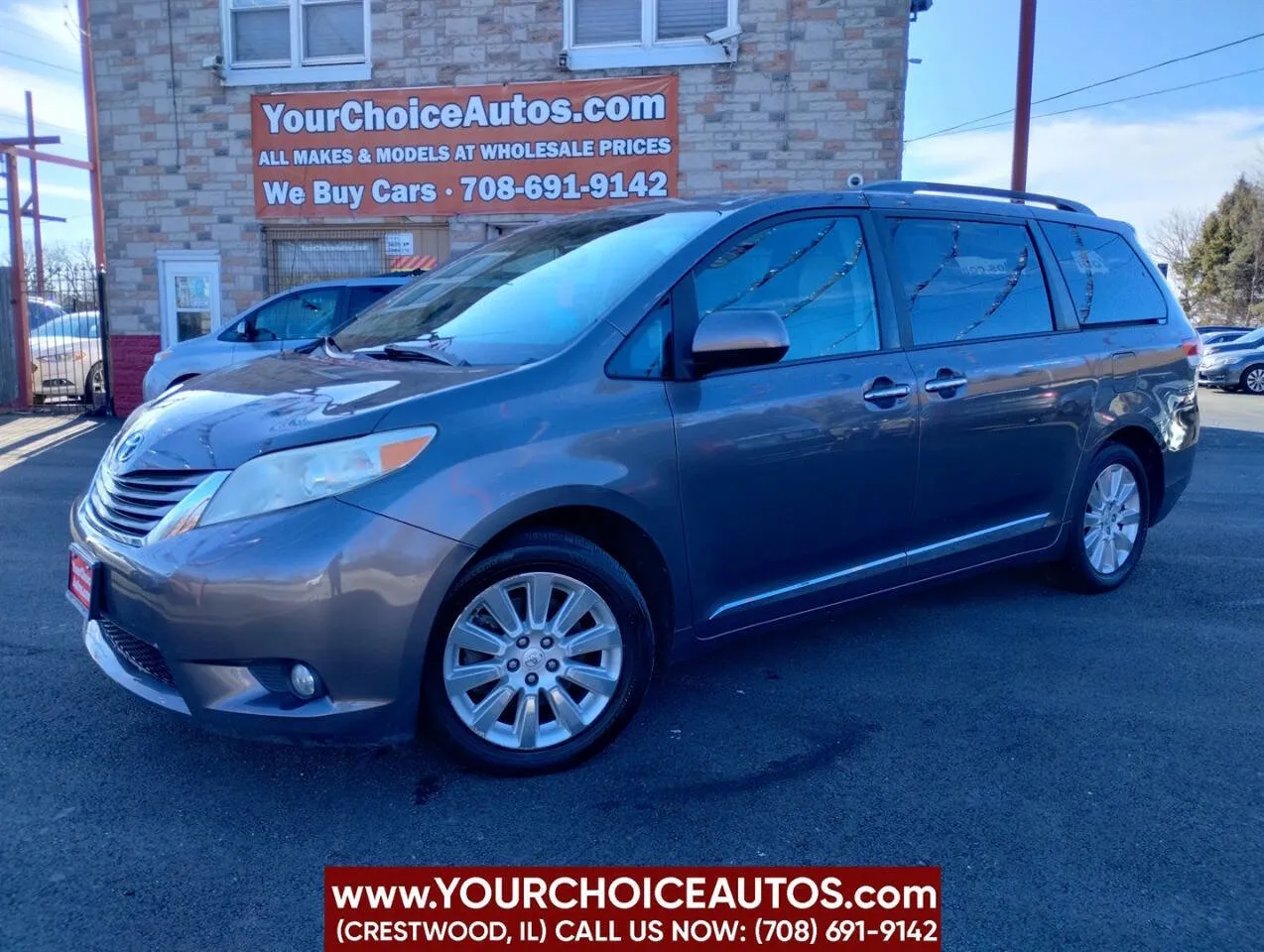 Gray 2013 Toyota Sienna XLE 7 Passenger AWD 4dr Mini Van for sale in Crestwood, IL