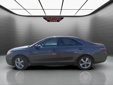 Photos of 2009 Toyota Camry LE 4dr Sedan 5A for sale in Crestwood, IL at Your Choice Autos - Crestwood
