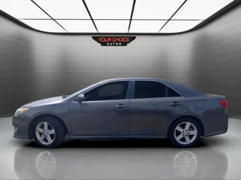 Photos of 2014 Toyota Camry SE Sport 4dr Sedan for sale in Crestwood, IL at Your Choice Autos - Crestwood