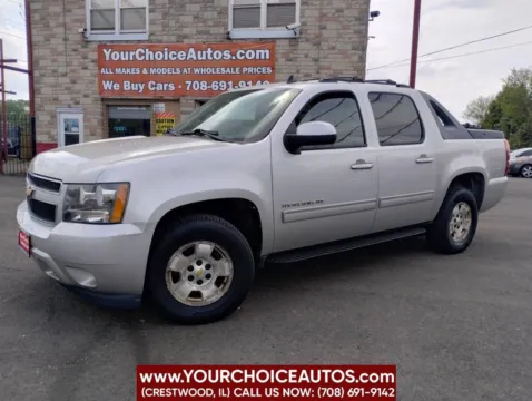 Silver 2011 Chevrolet Avalanche LS for sale in Crestwood, IL