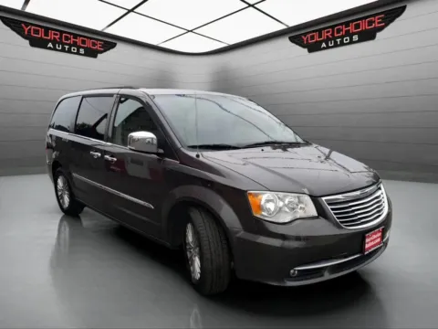 Another view of 2015 Chrysler Town & Country Touring-L for sale in Crestwood, IL at Your Choice Autos - Crestwood