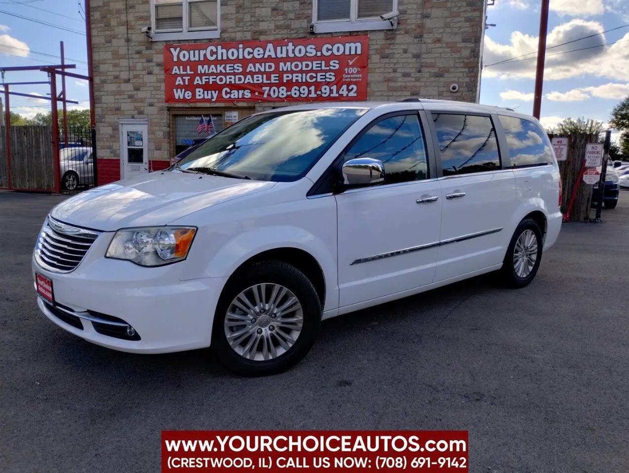 White 2014 Chrysler Town & Country Limited for sale in Crestwood, IL