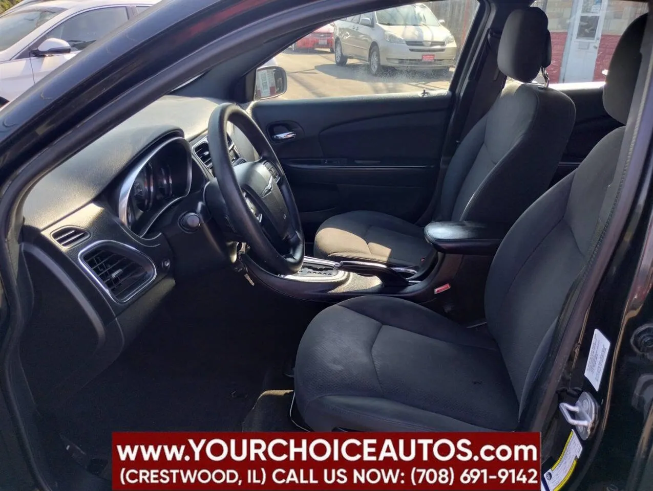 2014 Chrysler 200 LX - Photo 15