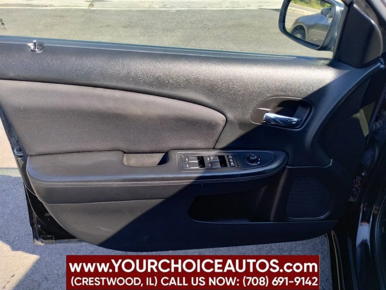 2014 Chrysler 200 LX - Photo 12