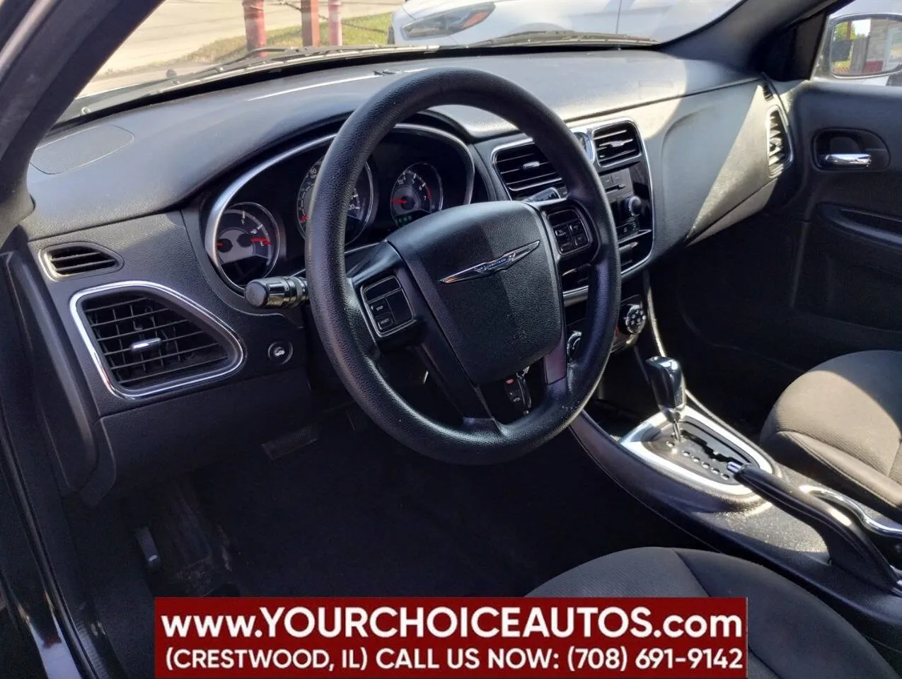 2014 Chrysler 200 LX - Photo 14